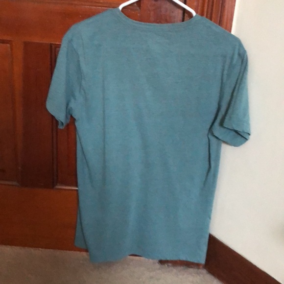 Men’s GAP button-down t-shirt - Picture 2 of 2